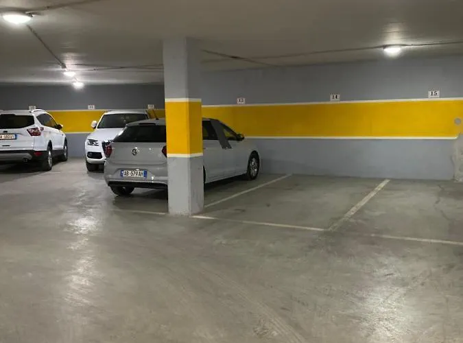 Nemis In The Centre Of Four Free Parking *