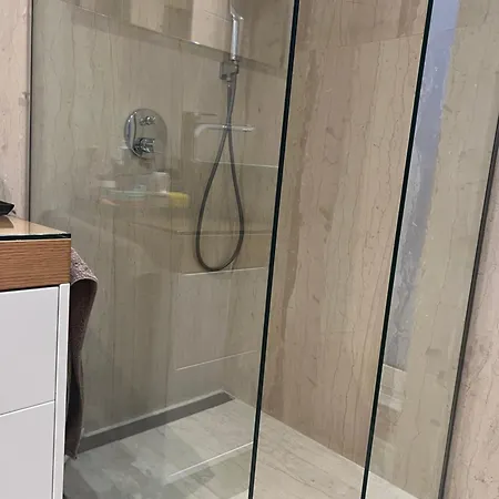 Nemis In The Centre Of Four Free Parking Apartamento Tirana