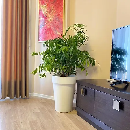 דירה Nemis In The Centre Of Four Free Parking טיראנה