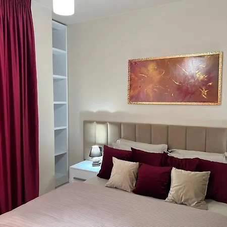 Nemis In The Centre Of Four Free Parking Apartamento Tirana